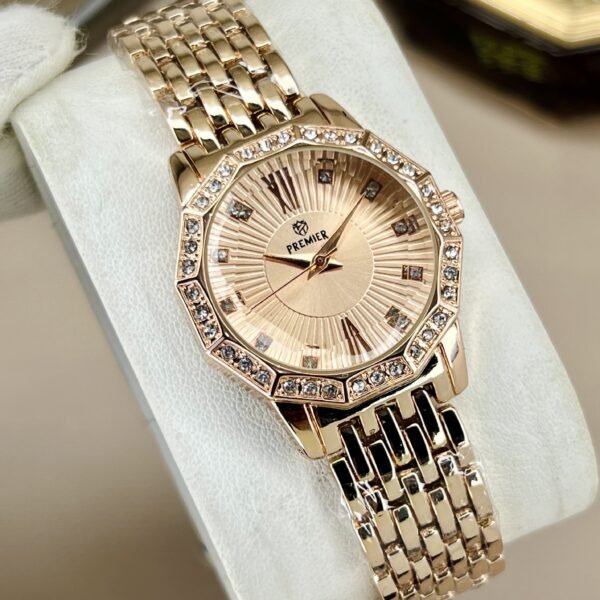New Women's Elegant Bracelet Watch with Crystal-Studded Bezel