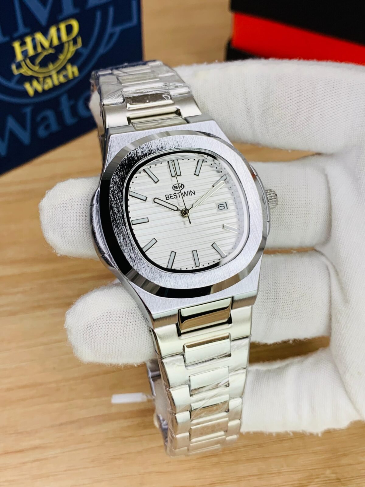Luxury Stainless Steel Wristwatch with Date Display
