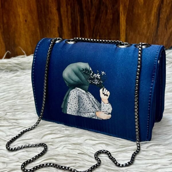 Stylish Shoulder Bag with Artistic Girl Print and Chain Strap
