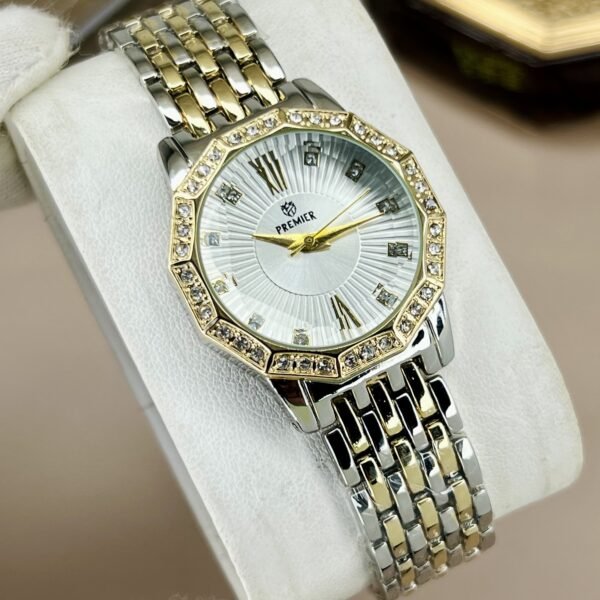 New Women's Elegant Bracelet Watch with Crystal-Studded Bezel