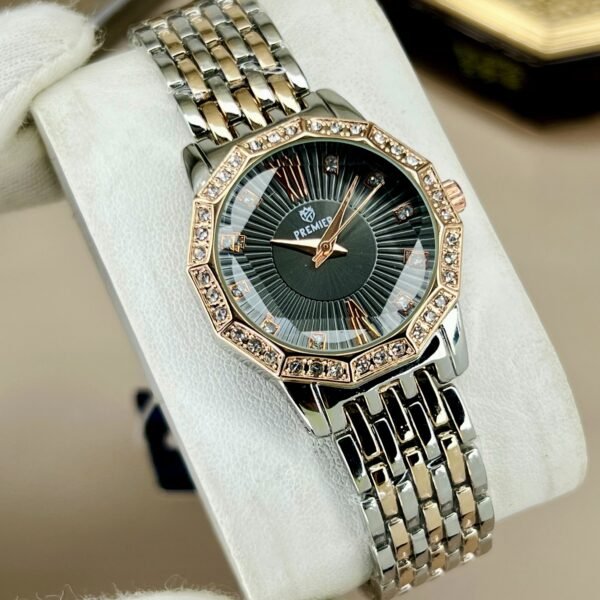 New Women's Elegant Bracelet Watch with Crystal-Studded Bezel