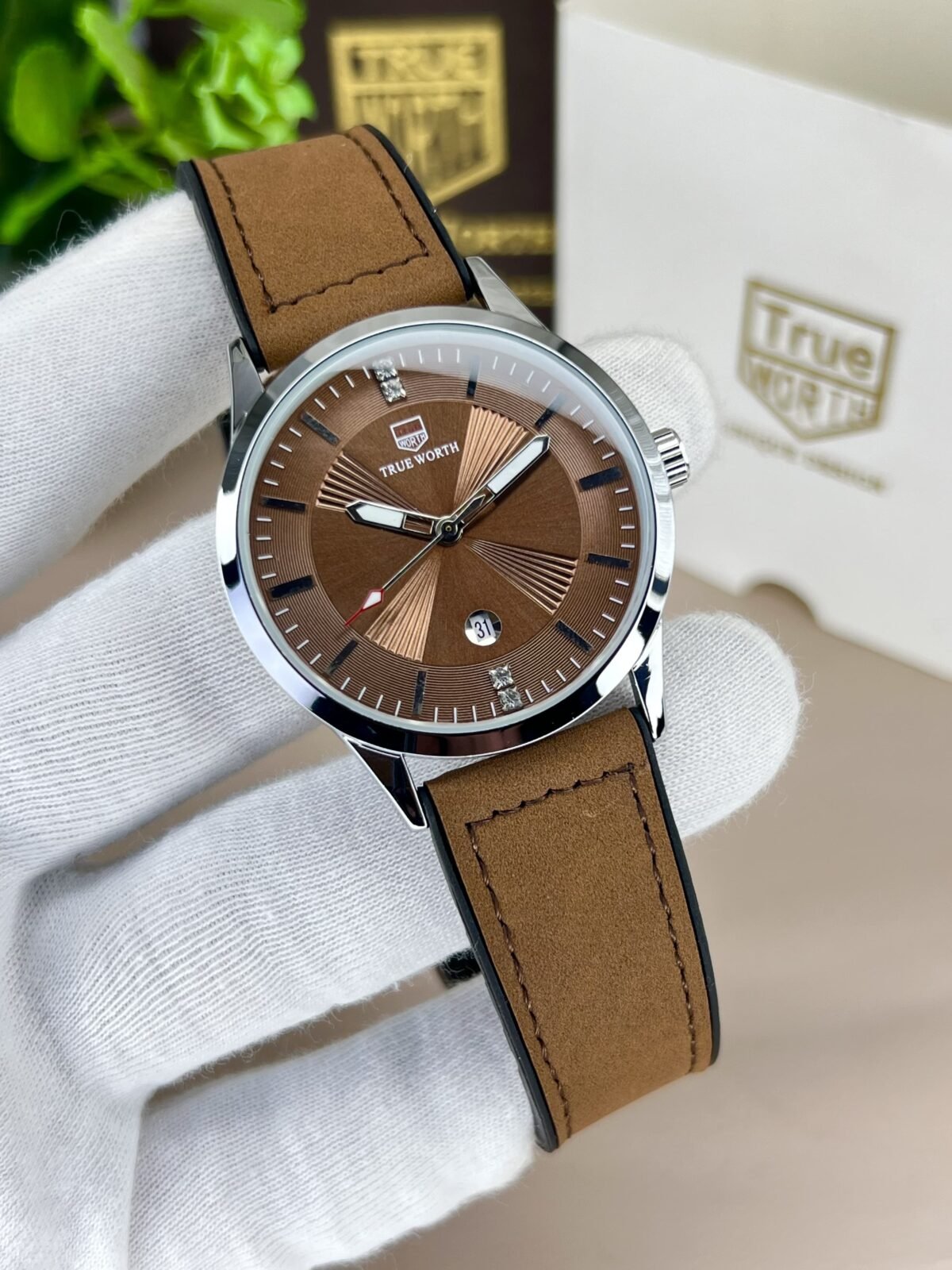 True Worth Classic Leather Strap Analog Wrist Watch for Men
