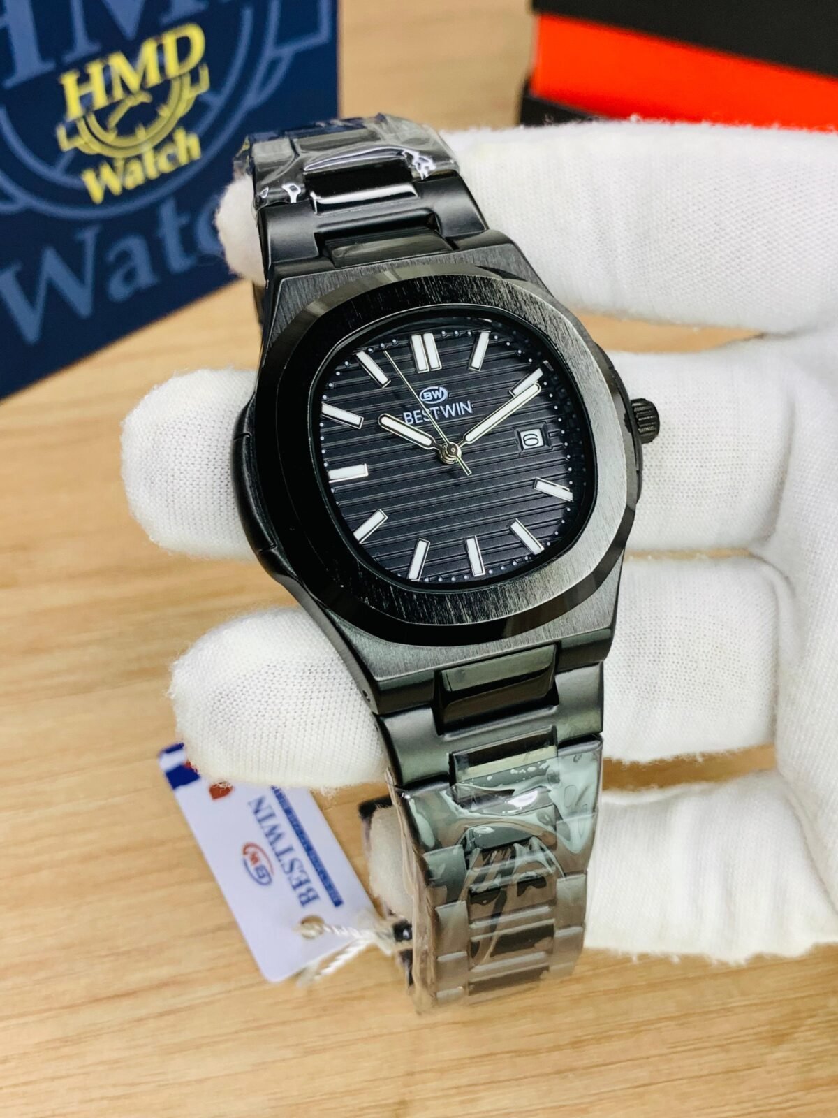 Luxury Stainless Steel Wristwatch with Date Display