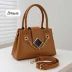 Luxury Handbag with Gold Chain Detailing – Elegant Designer Style