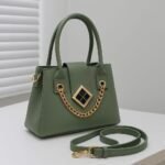 Luxury Handbag with Gold Chain Detailing – Elegant Designer Style