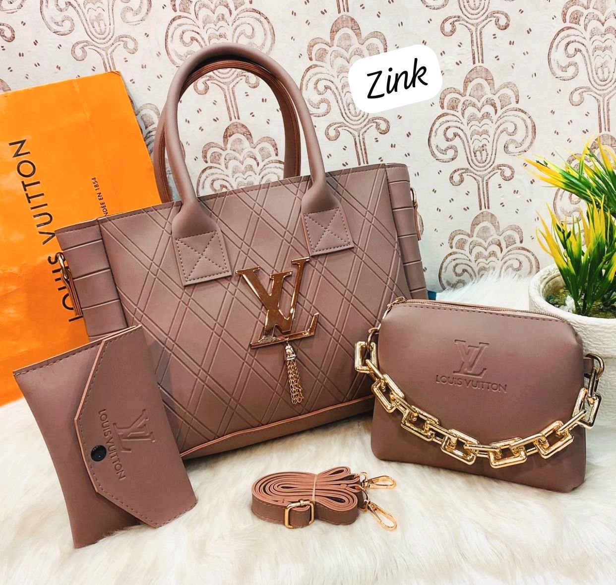 Diamond Quilt Sophistication 3-Piece Luxury Handbag Diamond Quilt Sophistication 3-Piece Luxury Handbag