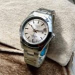 Premium Men's Watch With Sunray Dial And Dual Finish Bracelet