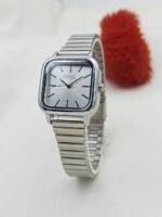 Elegant Minimalist Square Face Watch With Polished Link Bracelet - Image 2